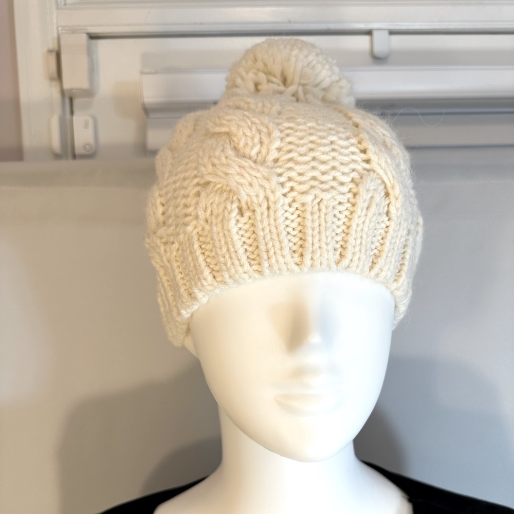 Fantasie Terrene Womens Wool Blend Cable Knit Crochet Beanie Pom Pom Hat Cream